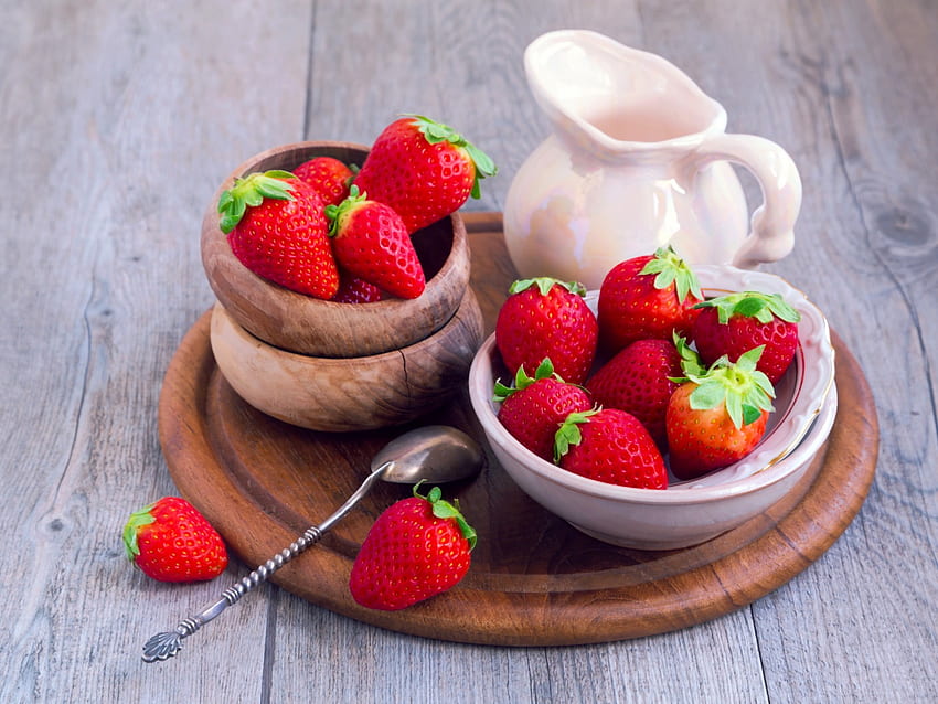 Strawberry Dessert, sweet, strawberry, yummy, dessert, berries, fresh, cream HD wallpaper