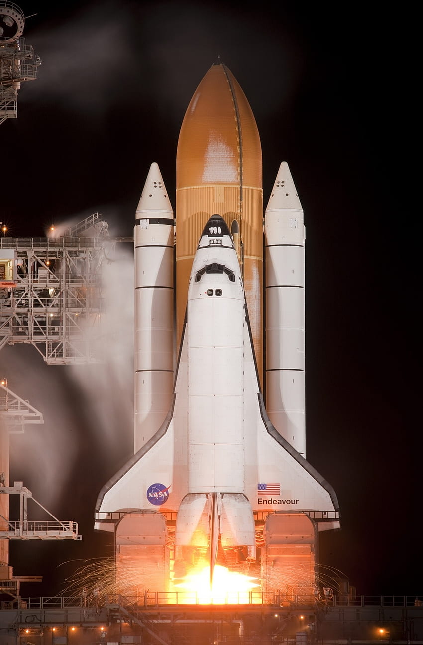 Nasa Space Shuttle in decollo · Stock, astronave NASA Sfondo del telefono HD
