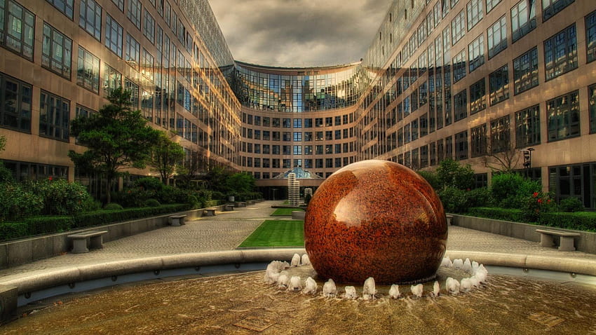 Innenministerium in Berlin, Deutschland, Braun, Kugel, Brunnen, Wolken, Gebäude, Regierung, Massiv HD-Hintergrundbild
