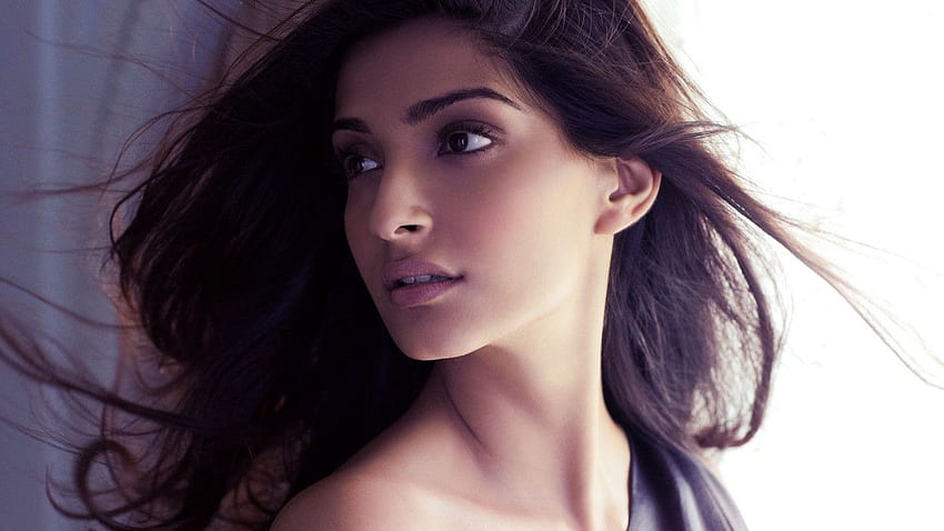 Sonam Kapoor, indische Schauspielerin, Vogue India HD-Hintergrundbild