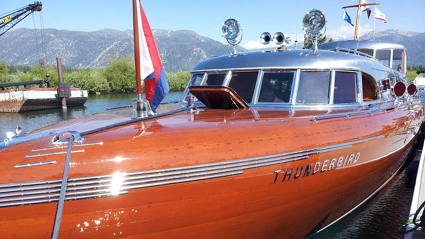 South Tahoe Antique Wooden Boat Classic – świat czarteru jachtów Tapeta HD