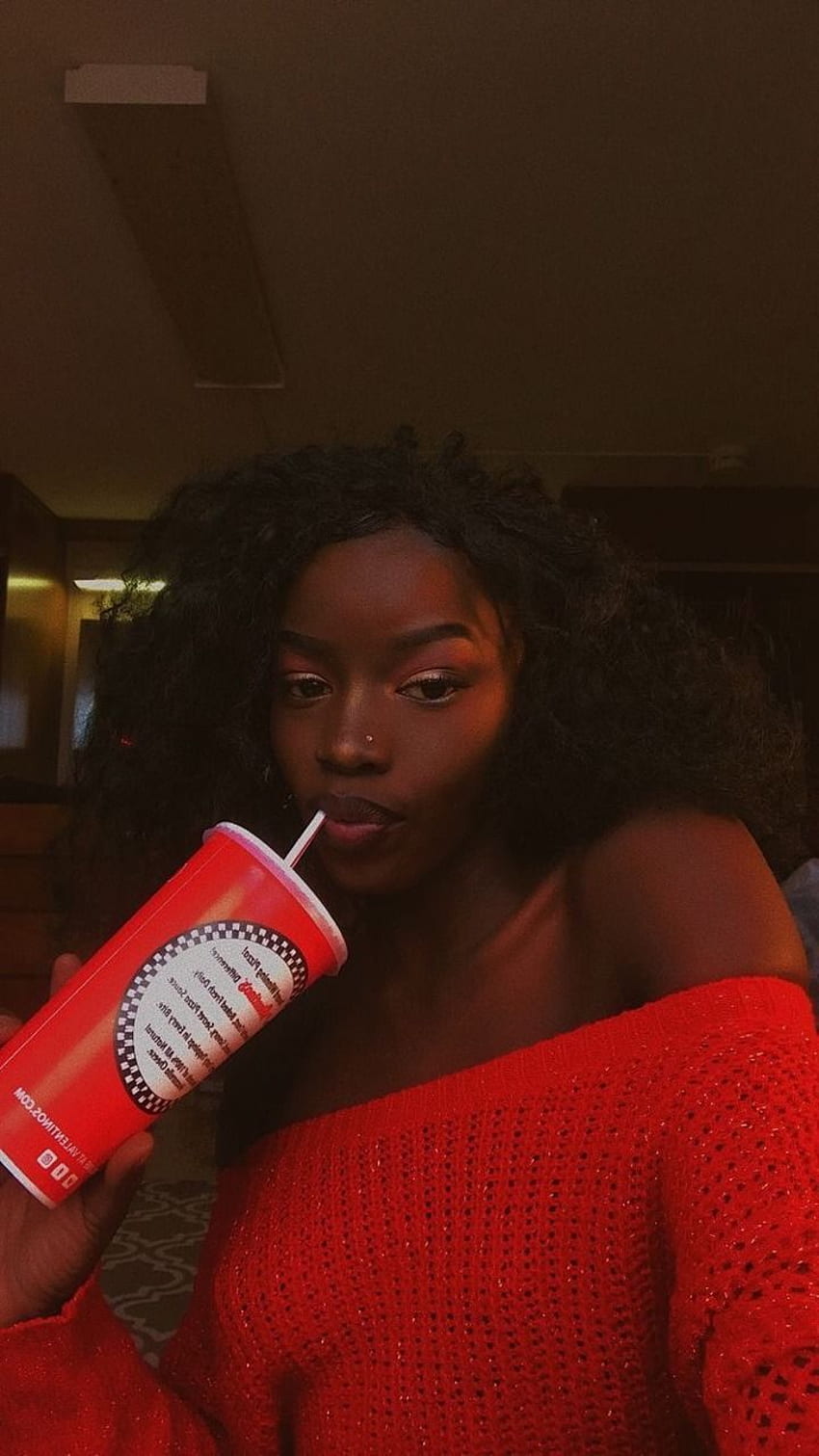Instagram estetico ragazza nera, pelle scura. Belle donne nere Sfondo del telefono HD