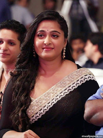 actress anushka shetty family photos