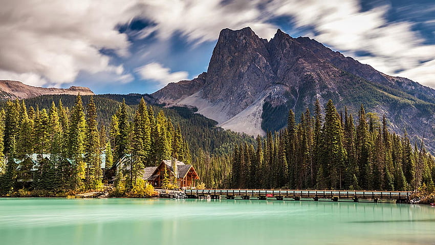 Scenic Emerald Lake in Yoho National Park, British Columbia, Canada, clouds, trees, sky, canada, mountain, cabin HD wallpaper