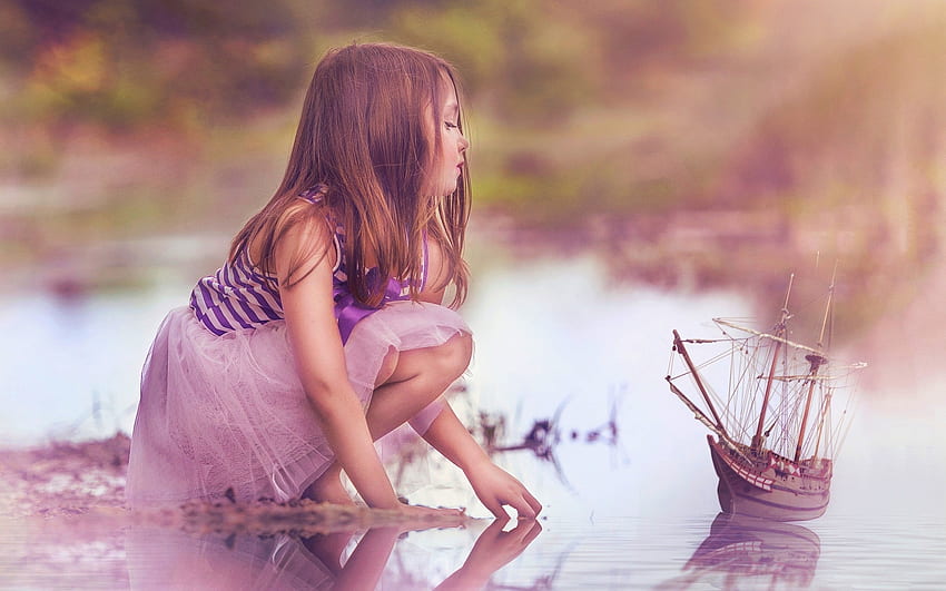 Mała dziewczynka, łódź, woda, dziewczyna, różowa sukienka Tapeta HD