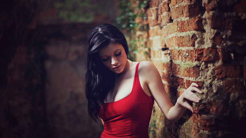 ホットな赤いドレスの女の子。 ブルネットの女性, 赤いドレス, ビューティー ビデオ 高画質の壁紙