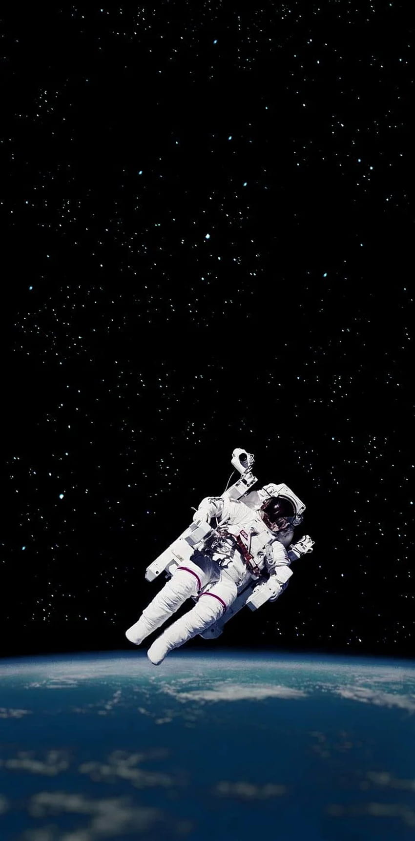 Floating Astronaut, Astronaut Floating in Space HD phone wallpaper
