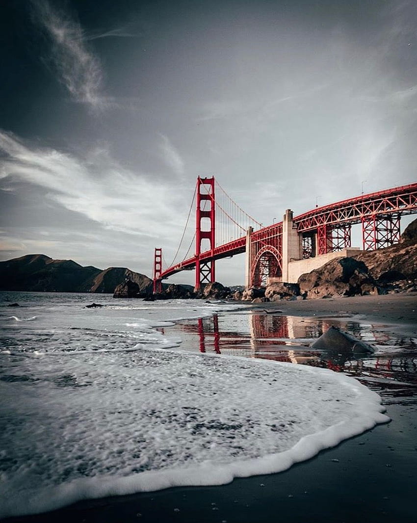 Golden Gate Bridge w zatoce San Francisco Źródło: Peter McKinnon na Instagramie w 2020 r. Golden gate, Cinematic graphy, Bay Tapeta na telefon HD