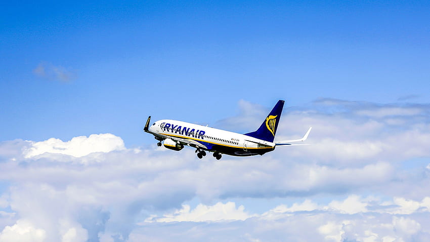 Ryanair는 최저 $11에 최대 백만 장의 티켓을 판매합니다. 콘데 나스트 트래블러 HD 월페이퍼