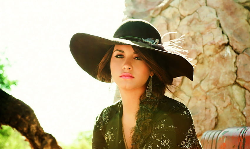 Beautiful Demi Lovato, demi lovato, beautiful woman, eyes, cute, singer, lady, face, stare, lips, hat HD wallpaper