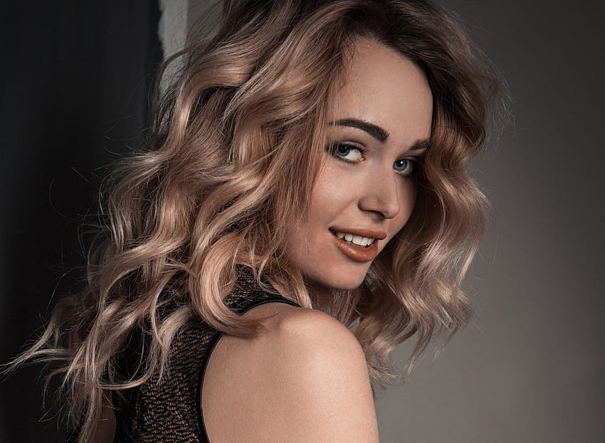 Desktop Wallpaper Smile Curly Hair Girl Model Brunette The Best Porn Website