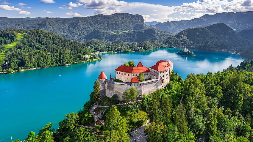 Widok na jezioro Bled, Słowenia, Bled, drzewa, widok, las, góra, jezioro, Słowenia, wyspa, odbicie, zamek Tapeta HD