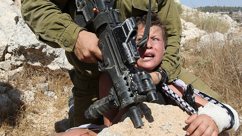 show Israeli soldier handling Palestinian boy, IDF HD wallpaper