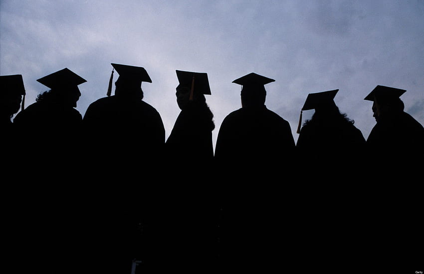La mayor crisis en la educación superior no es la deuda estudiantil, son los estudiantes que no se gradúan. La oficina del presidente fondo de pantalla