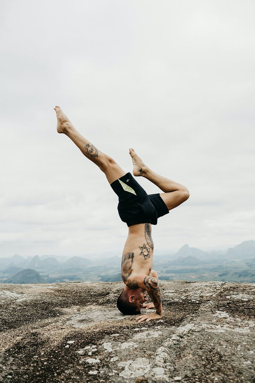 Naked Yoga Instructors Tells Us the Benefits of Practicing Yoga