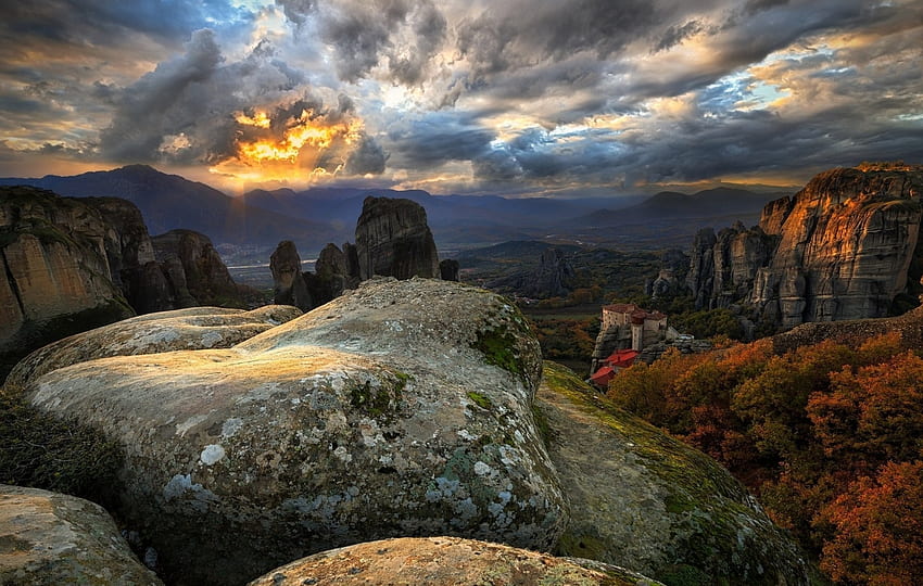 Mountaintop Monastery in Greece, Manzara, Kayalar, Yunanistan, Mimari, Dağlar, Doğa, Dini, Manastırlar, Bulutlar, Gökyüzü HD duvar kağıdı