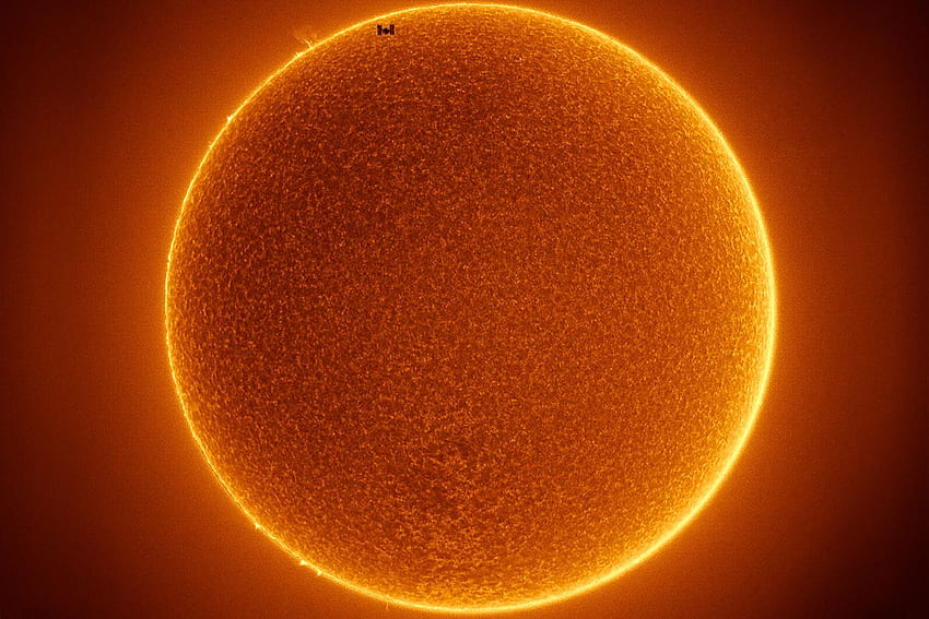 Nasa revela impressionante passagem da ISS em frente ao raro 'sol sem manchas' - mas nem tudo é o que parece papel de parede HD