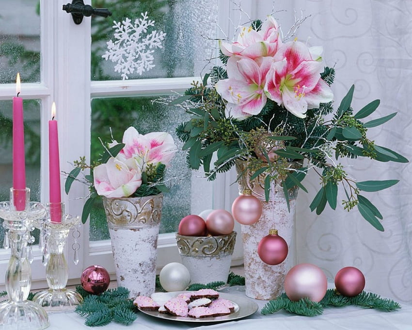 Stillleben, Kerze, Weihnachten, Blumen, Bälle HD-Hintergrundbild