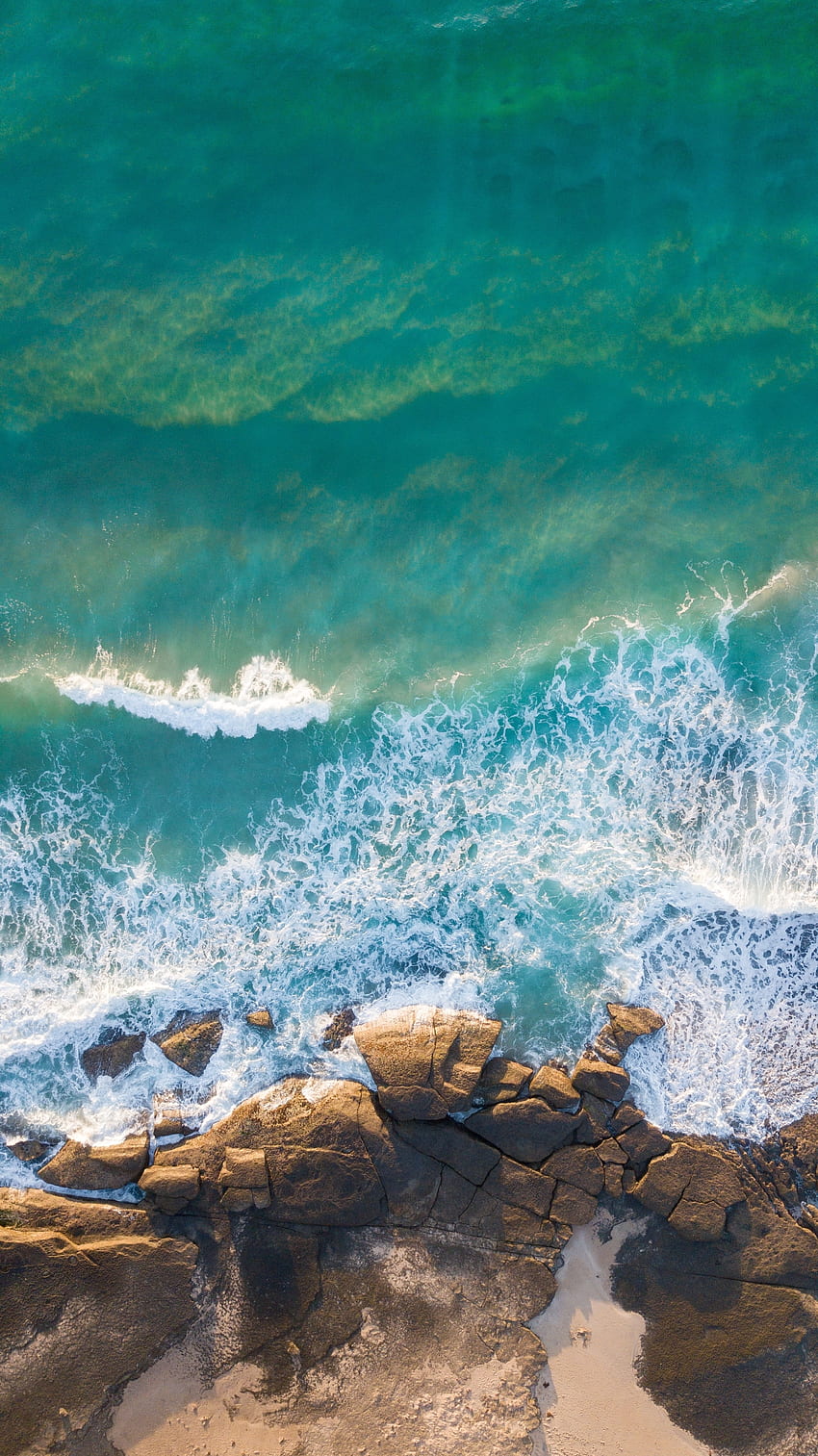 Pantai, bebatuan, laut biru kehijauan, ombak laut, tembakan drone, alam wallpaper ponsel HD