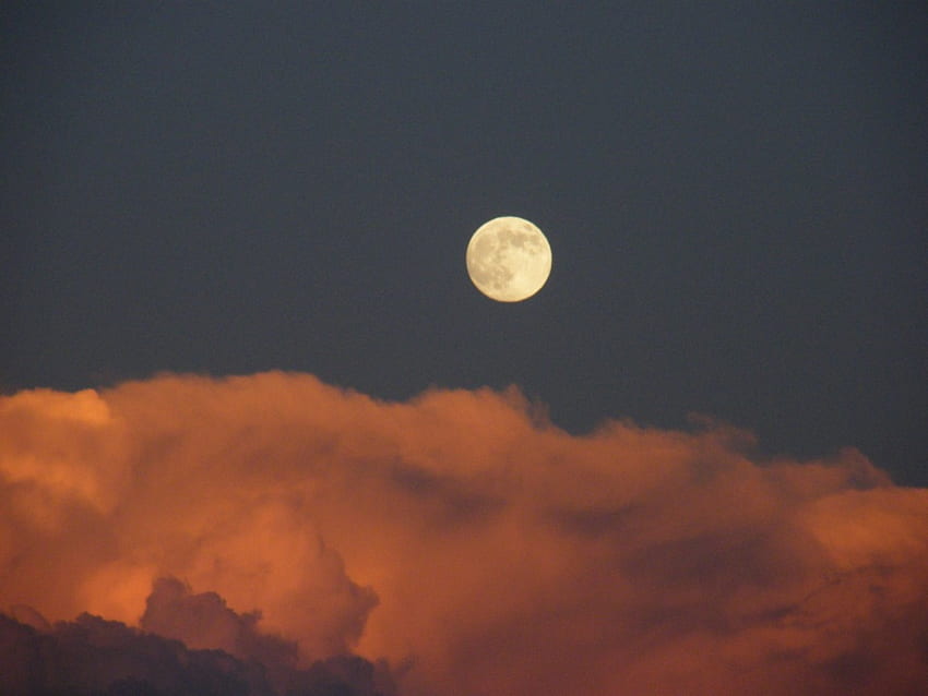 luna piena sopra le nuvole temporalesche, questo, giusto, giusto, tempo Sfondo HD