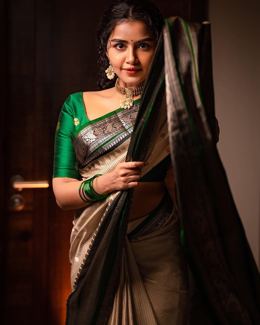Anupama parameswaran, sari, silk HD phone wallpaper