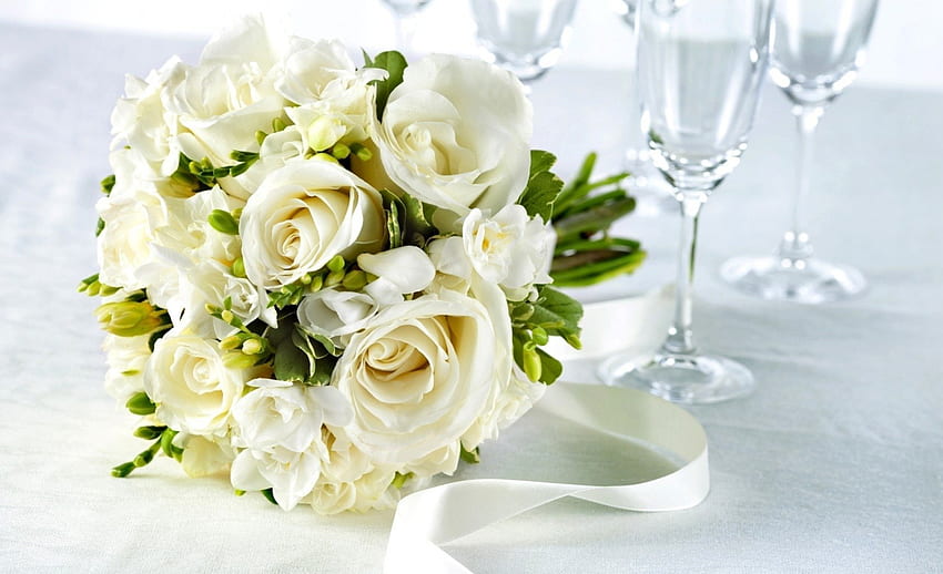 * Wedding bouquet *, table, white, bouquet, roses, ribbon, wedding, glasses, flowers, amazing, pure HD wallpaper