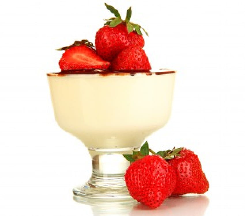 Strawberry Dessert, milk, strawberry, yummy, dessert, berries, fresh, ice cream HD wallpaper
