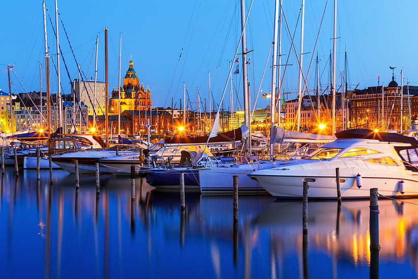Helsinki, Finlandia, łódź, morze, miasto, żaglówki, odbicie, łodzie, żeglarstwo, natura, niebo, przepych Tapeta HD