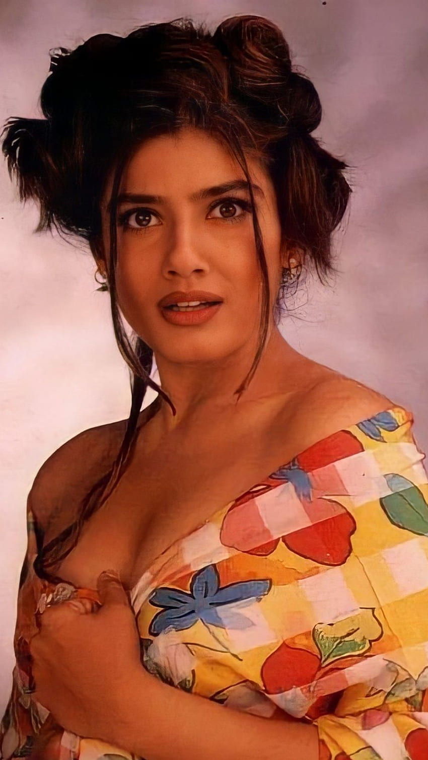 Raveena Tandon, atriz de Bollywood Papel de parede de celular HD