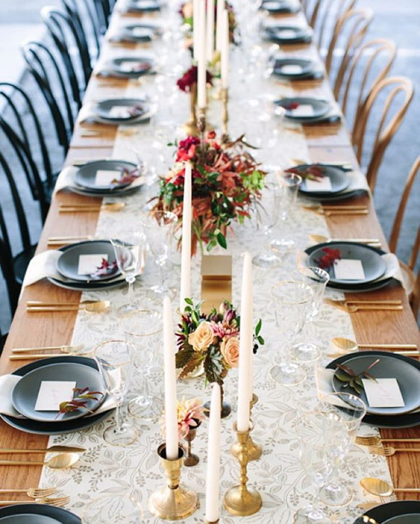 Queen Anne Table Runner. Festive dinner table, Heath ceramics, Table HD phone wallpaper
