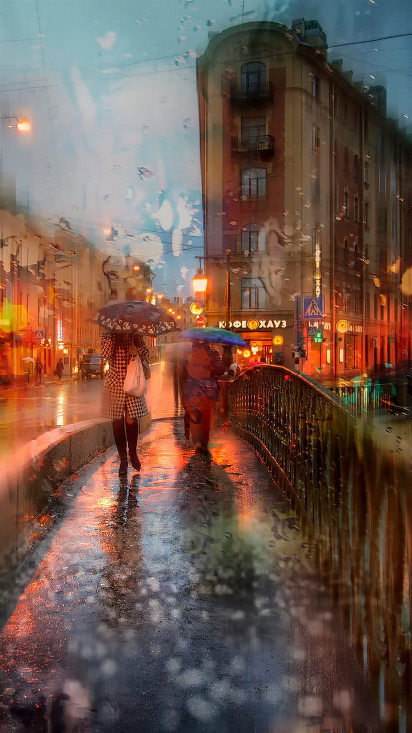 밤의 도시, 비오는 날, 사람, 우산 iPhone X 8, 7, 6, 5, 4, 3GS HD 전화 배경 화면