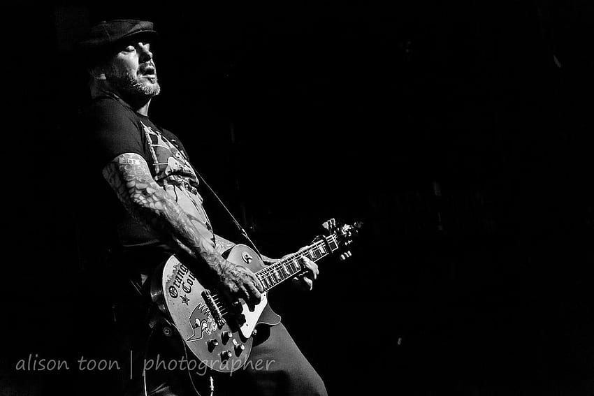 ALISON TOON. GRAPHER. Mike Ness, vocals and guitar, Social Distortion HD wallpaper