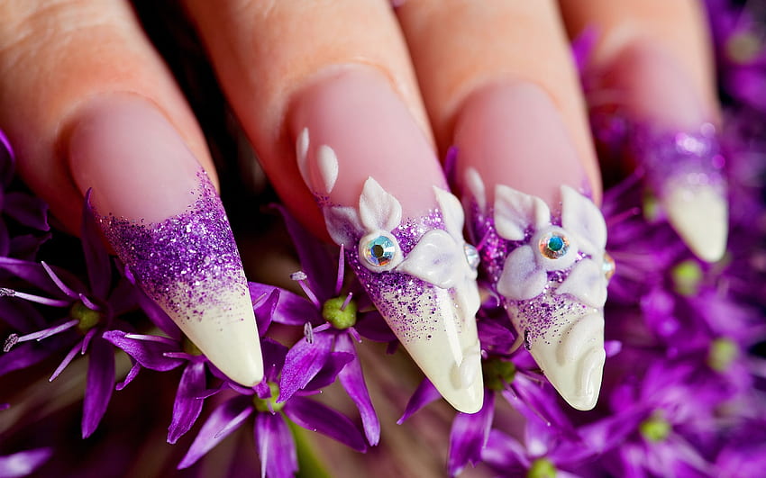 Púrpura, rosa, uñas, flor, mano. fondo de pantalla