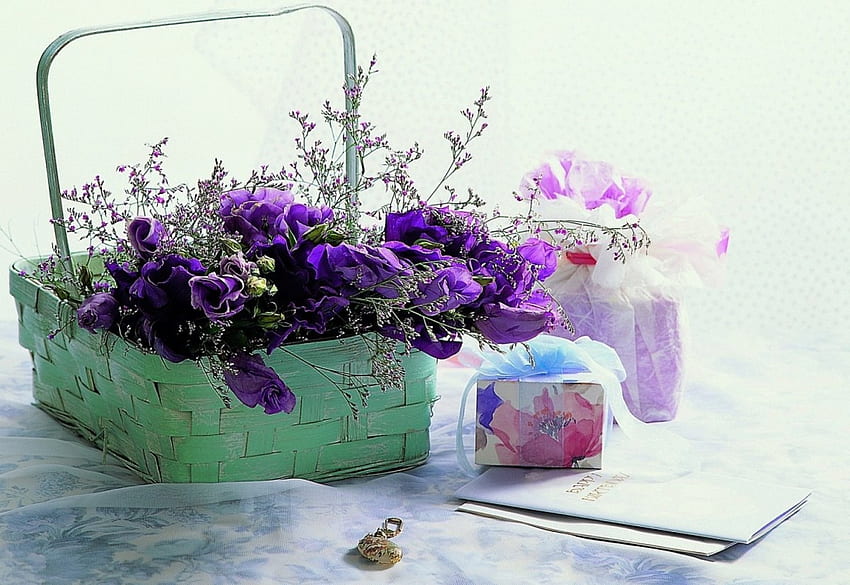 cesto di bellezza viola, cesto, viola, natura morta, fiori, bellezza Sfondo HD