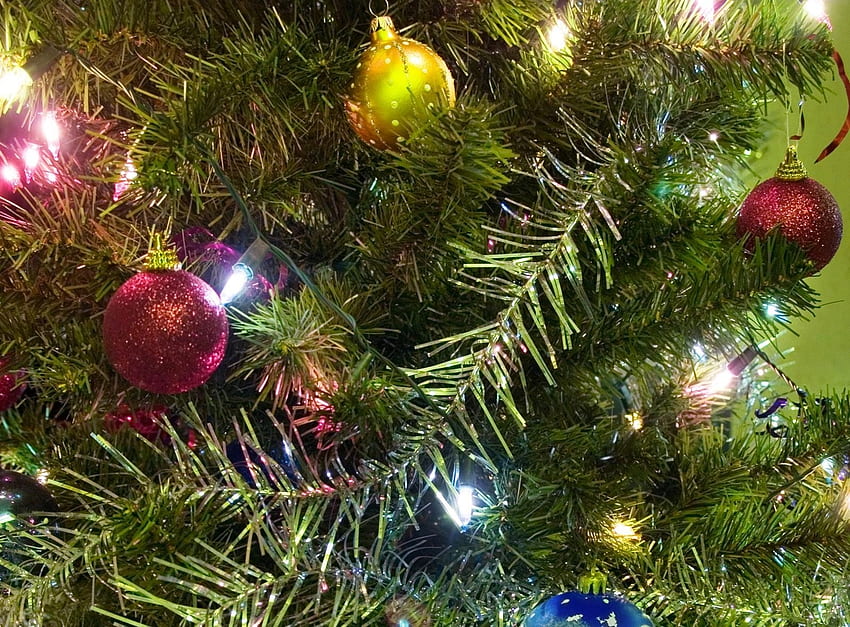 Holidays, New Year, Holiday, Christmas Decorations, Christmas Tree Toys, Christmas Tree, Tinsel, Garland, Balls, Garlands Wallpaper HD