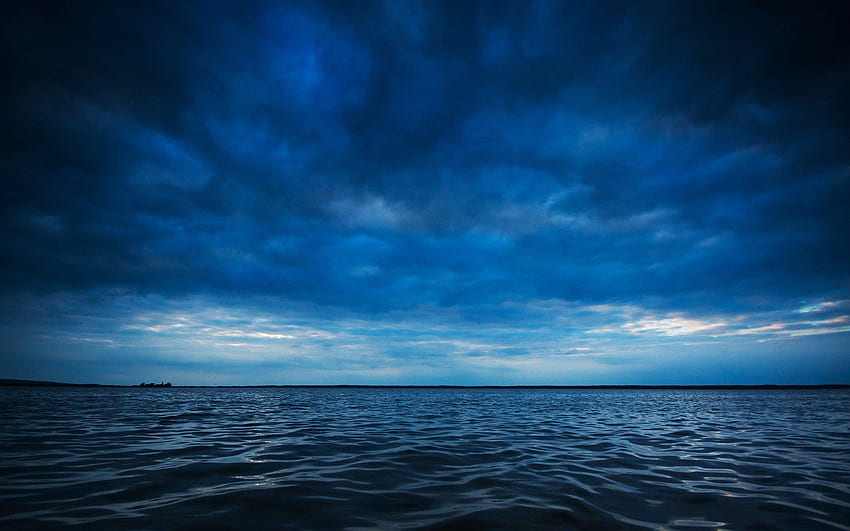 Acqua blu oceano nuvole orizzonte onde laghi paesaggi acquatici mare, orizzonte notturno Sfondo HD