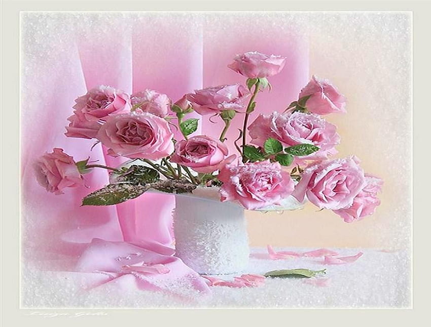 Rosa, rosa, cristalli, foglie verdi, rose, drappo rosa, vaso bianco Sfondo HD