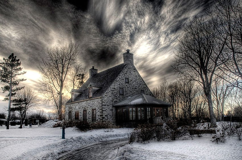 zima, dom, zimno, śnieg, podjazd, kamień, nagie drzewa, chmury, szary kolor, niebo, burzliwe niebo Tapeta HD