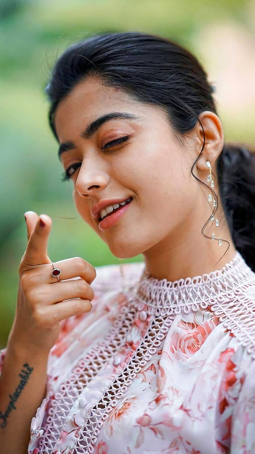Rashmika mandanna, aktris telugu wallpaper ponsel HD