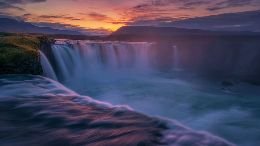 Wodospad Godafoss, Islandia, kaskada, zachód słońca, rzeka, chmury, kraj, niebo Tapeta HD