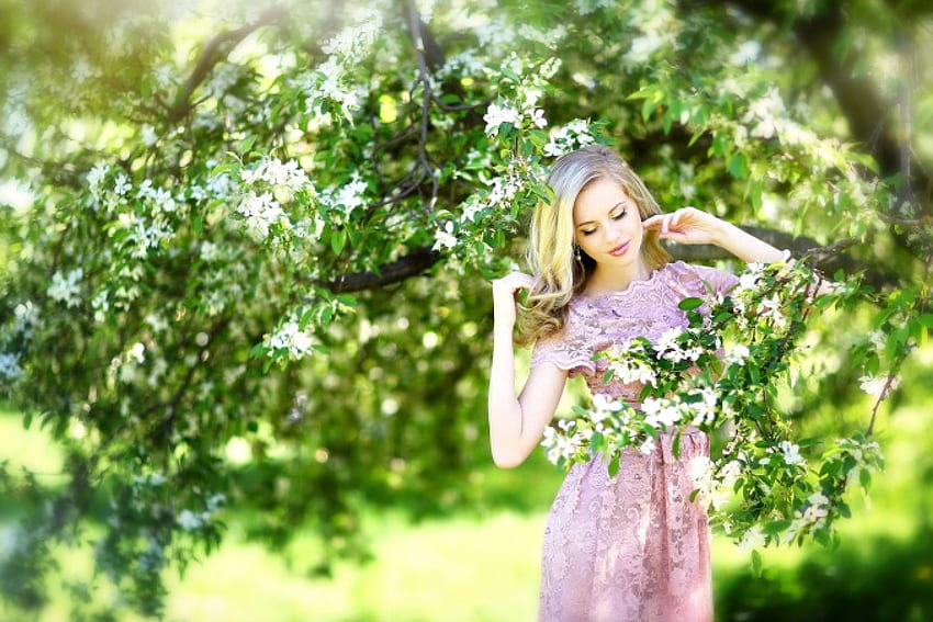 Dreamer, bokeh, girl, spring, woman, lady, green, face, trees, nature, flowers, splendor, female HD wallpaper