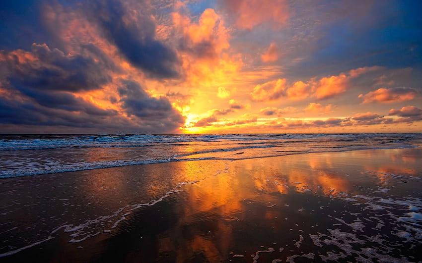 Beach, sea water, fire red clouds sky, beautiful sunset views HD wallpaper