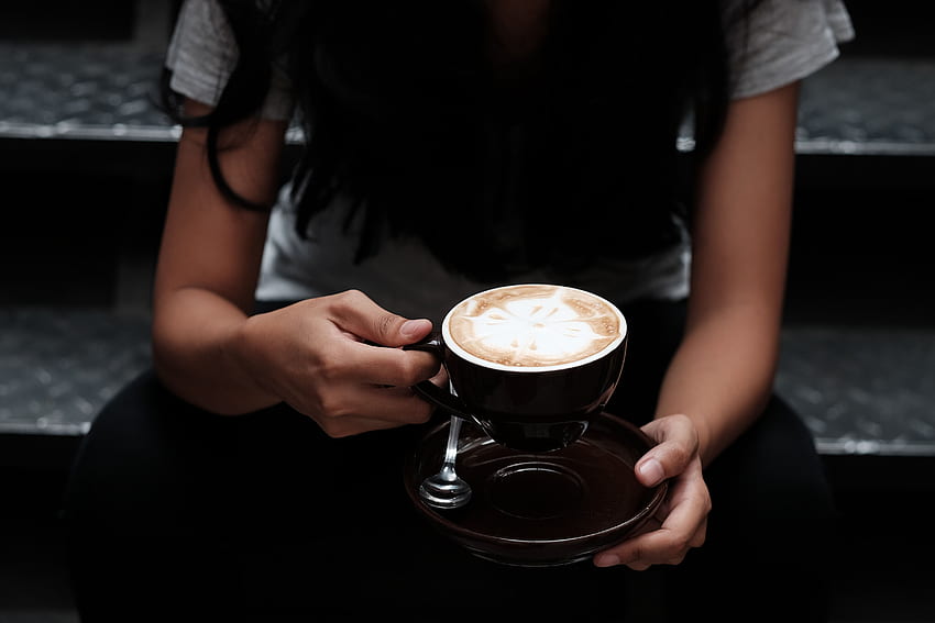 jedzenie, kawa, filiżanka, ręce, cappuccino Tapeta HD