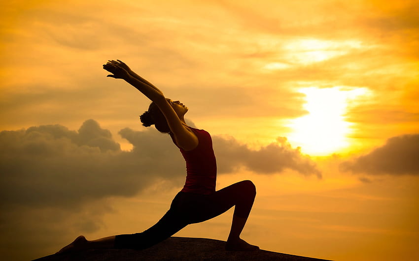 Yoga junge Frau Sonnenaufgänge und Sonnenuntergänge HD-Hintergrundbild