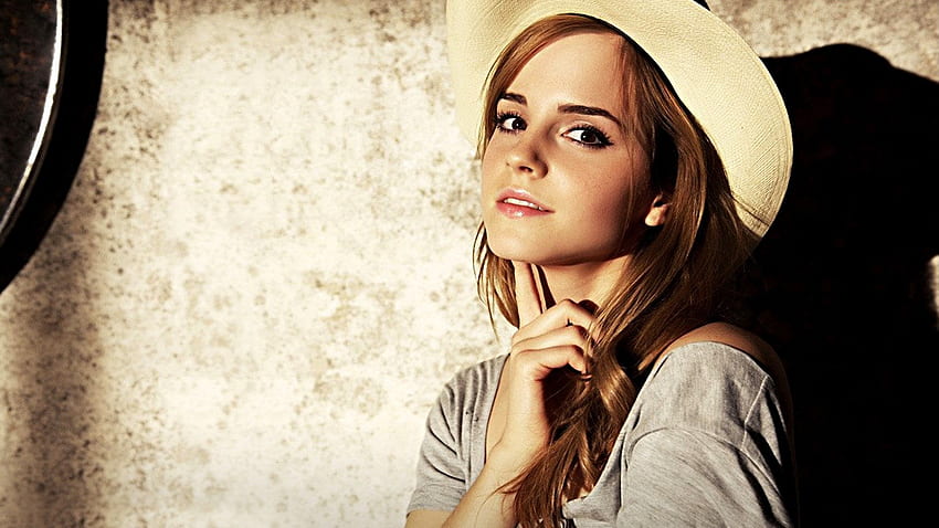 Emma Watson - latest Emma Watson for Computer, Mobile, iPhone, iPad or any Gadget at Charlie.com. HD wallpaper