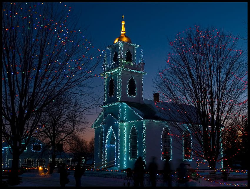Noel Işığı, gece, mavi, ev, güzel, insanlar, kilise, kırmızı, ağaçlar, noel aydınlatması HD duvar kağıdı