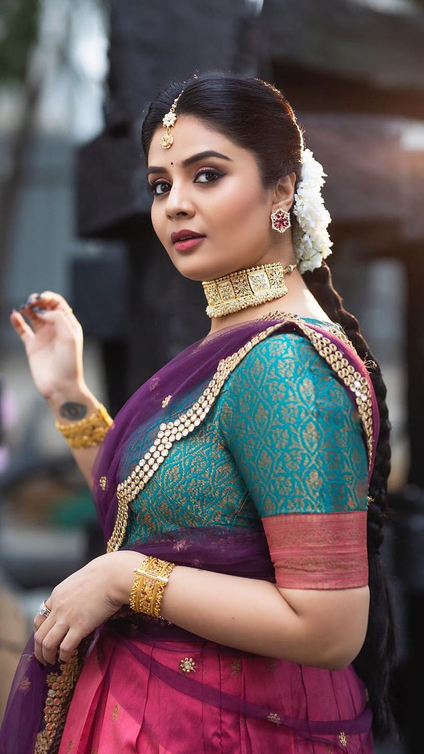 Sreemukhi, telugu actress, saree beauty HD phone wallpaper | Pxfuel