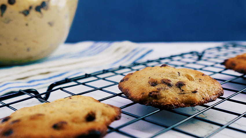 Ways to Make Chocolate Chip Cookies HD wallpaper