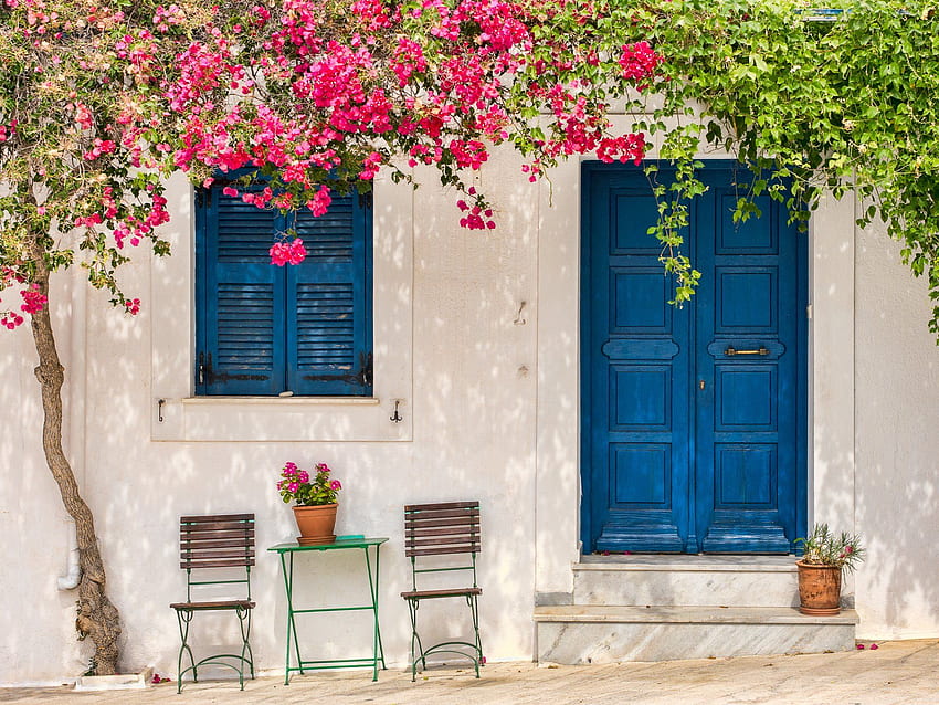 マンメイド ドア ハウス サントリーニ ブルー フラワー ギリシャ。 ギリシャ , 美しいドア, ドア 高画質の壁紙