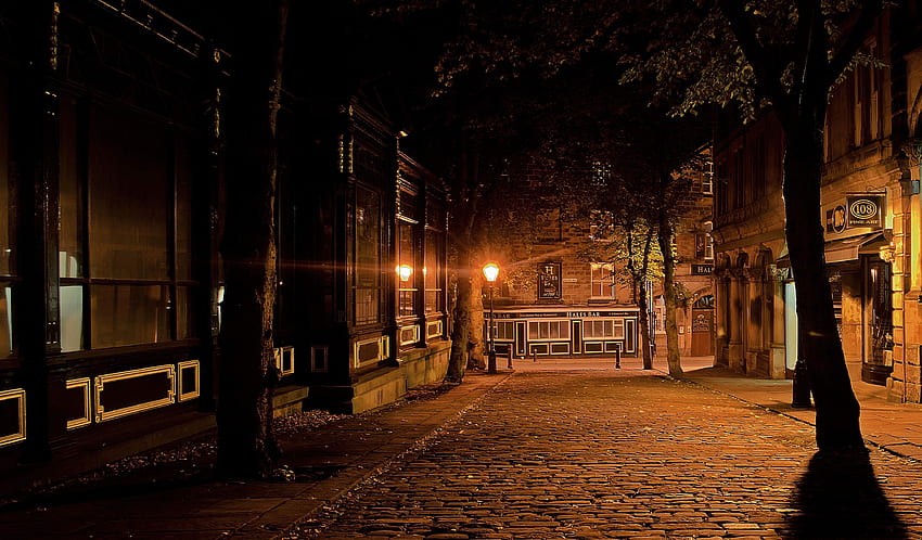 論文 - 静かな旧市街。 夜の街、おやすみなさい 高画質の壁紙
